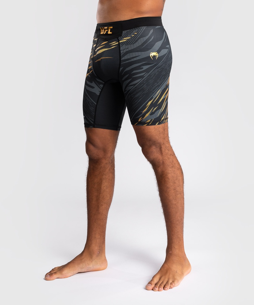 Venum Compression Shorts UFC Fusion Authentic Fight Night Champion, Schwarz-Gold 2