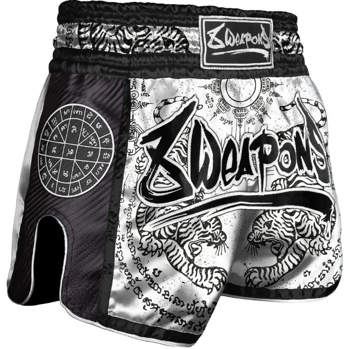 8Weapons Muay Thai Shorts Carbon Sak Yant Tigers, Weiß