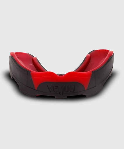 [EU-VENUM-0621-100-S-R] Venum Mouthguard Predator, Black-Red